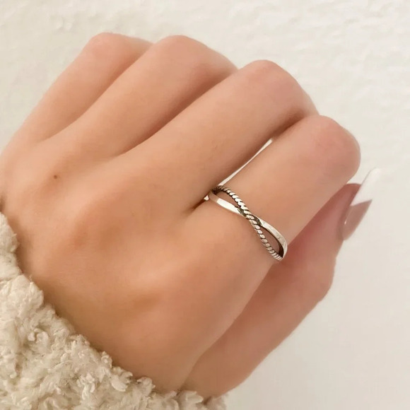 925 Sterling Silver Criss Cross Ring Dainty Layer Ring Stack Ring Band - Picture 1 of 9